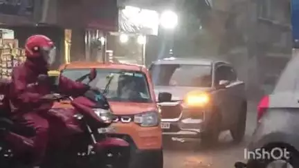বারাসাত ১: বর্ষার প্রথম বৃষ্টিতে জল থই থই বারাসাত শহরে একাধিক এলাকা