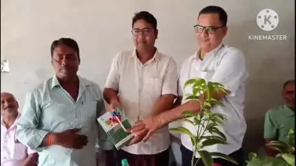 खोदावंदपुर: खोदावंदपुर से स्थानांतरित थानाध्यक्ष को सामाजिक कार्यकर्ताओं ने दी भावभीनी विदाई