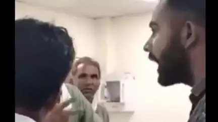 हनुमानगढ़: जंक्शन में आवासीय बैंक शाखा में किसानों ने किया प्रदर्शन, बैंक पर अधिक ब्याज वसूली करने का लगाया आरोप