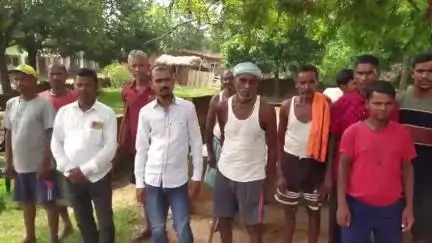 बेंगाबाद: कृषि कानून विरोध पर फारवर्ड ब्लॉक नेता राजेश यादव ने पहाड़पुर में चलाया जनसंपर्क अभियान