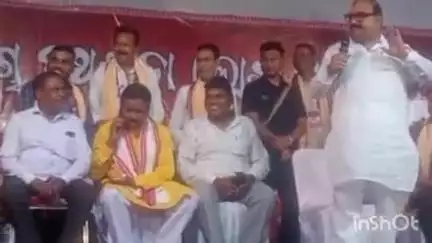 ଅତାବିରା: କାଠଡେରା ଶ୍ରୀଗୁଣ୍ଡିଚା ରଥଯାତ୍ରା ଲୋକ ମହୋତ୍ସବରେ ଯୋଗଦେଲେ ସମ୍ବଲପୁର ବିଧାୟକ