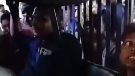 डुमरा: डुमरा परोरी पुल के पास दो बाइकों की टक्कर, एक युवक जख्मी