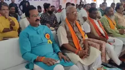 कांकेर: पीएम श्री शासकीय नरहरदेव उत्कृष्ट अंग्रेजी माध्यमिक विद्यालय में जिला स्तरीय प्रवेशोत्सव मनाया गया