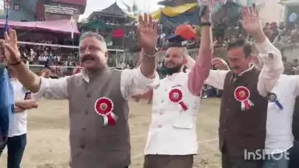 जुब्बल: शिक्षा मंत्री रोहित ठाकुर ने झगटान वॉलीबाल खेल प्रतियोगिता के समापन समारोह में मुख्यतिथि के रूप में की शिरकत