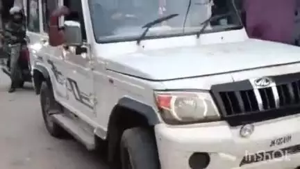सिरदला: मुहर्रम पर्व को लेकर परनाडाबर पुलिस ने किया फ्लैग मार्च, शांति की अपील की