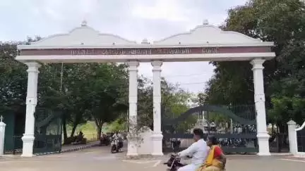 தேனி: DTCP அப்ரூவல் இல்லாத கல்வி நிறுவன கட்டிடங் களுக்கு அப்ரூவல் பெற 1 ஆண்டு கால நீட்டிப்பு -தேனி மாவட்ட நிர்வாகம் அறிவிப்பு