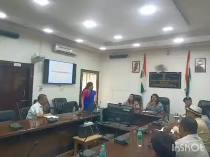 মৰিগাঁও: জিলা আয়ুক্ত কাৰ্যালয়ত চিকিৎসা সম্বন্ধীয় প্ৰতিষ্ঠান আইন ২০১০ সম্পৰ্কীয় সজাগতা সভা, উপস্থিত জিলা আয়ুক্ত