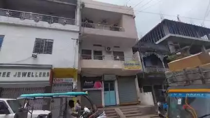 हज़ारीबाग: ईडी ने पूर्व मंत्री योगेन्द्र साव और पूर्व विधायक अम्बा प्रसाद के बड़कागांव स्थित ठिकानों पर की छापेमारी