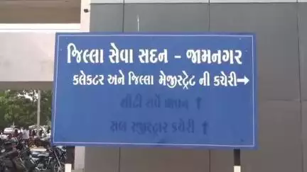 કાલાવાડ: શહેર અને તાલુકામાં આગામી તહેવારોને અનુલક્ષીને હથિયારબંધી જાહેર કરવામાં આવી