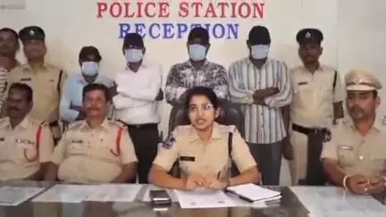 కామారెడ్డి: పట్టణంలో పేలుడు పదార్థాలను స్వాధీనం చేసుకున్నట్లు తెలిపిన జిల్లా ఎఎస్పీ చైతన్య రెడ్డి