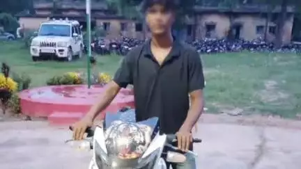 सोनबरसा: मुजफ्फरपुर से चोरी हुई अपाचे बाइक के साथ चोर को सोनबरसा पुलिस ने किया गिरफ्तार