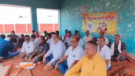 दरभंगा: बाढ़ के स्थाई निदान की मांग को लेकर मिथिला राज्य संघर्ष समिति ने आयुक्त कार्यालय पर किया धरना प्रदर्शन