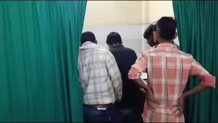 आबापुरा: आंबापुरा थाना क्षेत्र के खोड़ी पीपली गांव में एनीकट पर नहाने गए व्यक्ति की डूबने से हुई मौत, शव को मोर्चरी में रखा गया