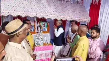 नारदीगंज: भोलू बीघा गांव में भारतीय जनता पार्टी के क्षेत्रीय संगठन मंत्री व पूर्व विधायक सहित कई लोग श्रद्धांजलि सभा में पहुंचे