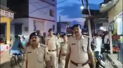 कल्याणपुर: चकमेहसी पुलिस ने मोहर्रम को लेकर जगह-जगह निकाला फ्लैग मार्च