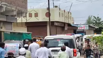 परभणी: पोलिसांनी छापेमारी करत सेवक नगर येथे पाच गोवंश जनावरे ताब्यात घेतली