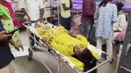 डूंगरपुर: वागदरी में तेज रफ्तार कार ने बाइक को टक्कर मारी, हादसे में बाइक सवार युवती की मौत व एक युवक तथा नाबालिग लड़की हुई घायल