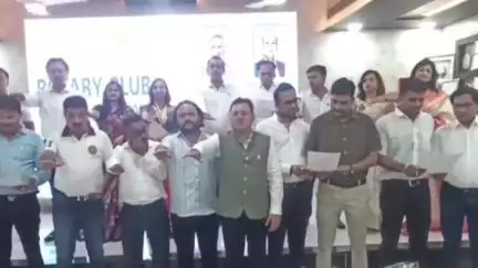 चंदौसी: चंदौसी के रोटरी क्लब बिसौली गेट स्थित सभागार में वार्षिक अतिश्तापन कार्यक्रम का आयोजन किया गया