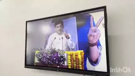 सबलगढ़: प्रतिभाशाली विद्यार्थियों को लैपटॉप के लिए मिली प्रोत्साहन राशि