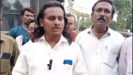 परभणी: शहीद सोमनाथ सूर्यवंशीला खऱ्या अर्थाने न्याय मिळाला वंचित युवा जिल्हाध्यक्ष तुषार गायकवाड कलेक्टर ऑफिस समोर प्रतिक्रिया