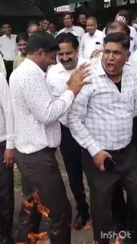 भरतपुर: भरतपुर में वकीलों ने पीठासीन अधिकारी की निकाली शव यात्रा