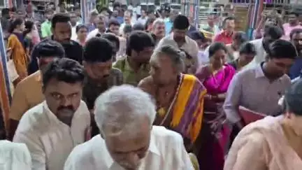 ஸ்ரீபெரும்புதூர்: வல்லக்கோட்டை சுப்பிரமணிய சுவாமி திருக்கோயில் குடமுழுக்கு விழாவை முன்னிட்டு நடைபெற்ற யாக பூஜையில் கலந்து கொண்ட அமைச்சர் சேகர்பாபு