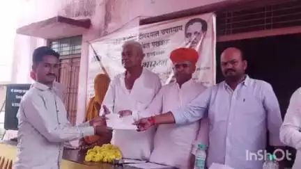 सिरोही: जिले की विभिन्न पंचायतों में आयोजित शिविर का जिला प्रमुख पुरोहित व प्रधान हसमुख कुमार ने किया अवलोकन