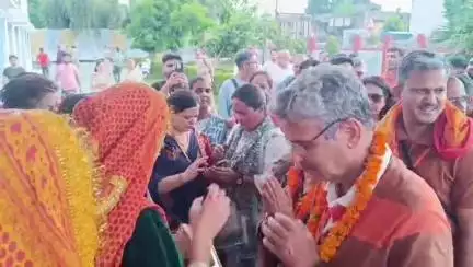 पूर्णागिरि: कैलाश मानसरोवर यात्रियों के पहले दल का टनकपुर में हुआ भव्य स्वागत, पहले दल में पहुंचे 45 तीर्थ यात्री