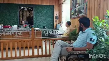 पालमपुर: एसडीएम पालमपुर नेत्रा मेती ने शहीदों की प्रतिमाओं के रखरखाव एवं समारोह की व्यवस्थाओं को लेकर की बैठक