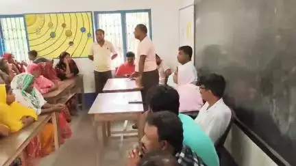 ভাঙড় ১: অমর ২১জুলাই শহীদ দিবসকে সামনে রেখে বোদরা অঞ্চলের খড়গাছি মধ্য ও উত্তর পার্টের কর্মীদের নিয়ে প্রস্তুতি মিটিং
