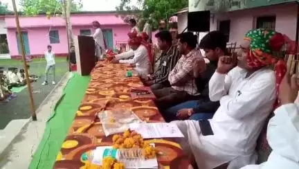 खिलचीपुर: खिलचीपुर विधायक हजारीलाल दांगी ने मुख्यमंत्री मेधावी प्रतिभा योजना में 200 प्रतिभावान बच्चों को किया सम्मानित
