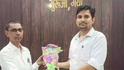 गुरुआ: गुरुआ में बीडीओ सदाम हुसैन ने संभाला कमान, अब काम की बारी!