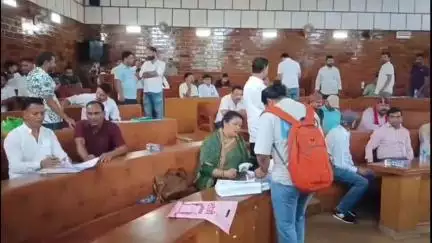 पिथौरागढ़: पिथौरागढ़ जिले के जिला पंचायत सभागार में भाजपा अधिगृहित उम्मीदवारों ने जिला पंचायत सदस्य पद के लिए कराया नामांकन