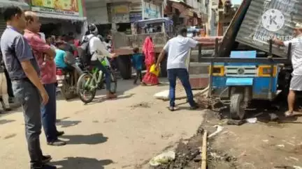 छपरा: गुदरी बाजार में डीएम के निर्देश पर अतिक्रमण हटाओ अभियान चलाया गया