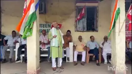 पतरातू: बरका सयाल उरीमारी प्रोजेक्ट में संयुक्त ट्रेड यूनियन की हड़ताल को लेकर हुई पीट मीटिंग