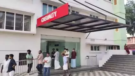 ഒറ്റപ്പാലം: ലക്കിടിയിൽ വാഹനാപകടം ,സ്കൂൾ ബസ്സിനടിയിൽപ്പെട്ട ഇരുചക്രവാഹന യാത്രക്കാരൻ മരിച്ചു ,സിസിടിവി ദൃശ്യങ്ങൾ പുറത്ത്