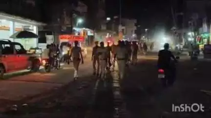 थावे: थावे बाजार सहित अन्य जगहों से मोहर्रम को लेकर निकाला गया फ्लैग मार्च