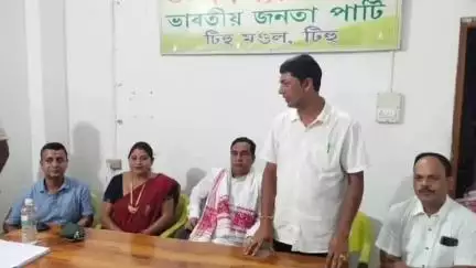 টিহু ভাগ: টিহু মণ্ডল কাৰ্য্যালয়ত কেবিনেট মন্ত্ৰী জয়ন্তমল্ল বৰুৱাৰ উপস্থিতিত অনুষ্ঠিত হ'ল দলীয় কাৰ্য্যকৰ্তাৰ‌ গুৰুত্বপূৰ্ণ বৈঠক