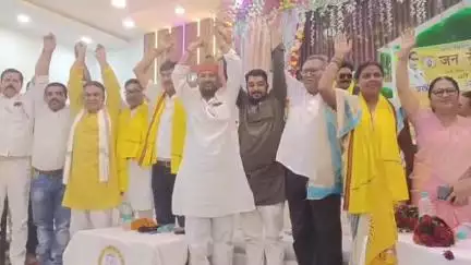 अरेराज: लौरिया में स्थित पांडेय वाटिका में जन सुराज पार्टी की प्रखंड स्तरीय आम सभा सफलतापूर्वक संपन्न हुई