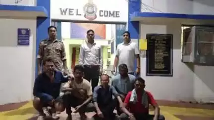 राजिम: देवभोग थाना पुलिस ने सार्वजनिक स्थल पर शराब सेवन करने वाले 5 शराबियों पर की सख्त कार्रवाई