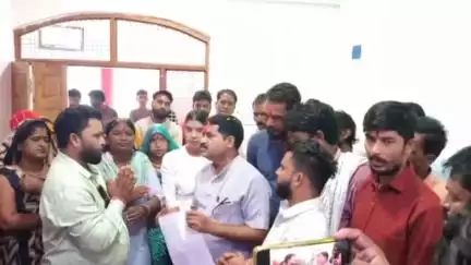 अमानगंज: भारतीय सफाई मजदूर संघ अमानगंज ने क्षेत्रीय विधायक का जन्मदिन मनाया