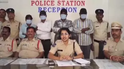 కామారెడ్డి: భారీగా పేలుడు పదార్థాలు స్వాధీనం.. పలువురి అరెస్ట్.. ఏఎస్పీ చైతన్య రెడ్డి