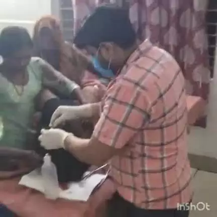 नरपतगंज: नाथपुर के समीप बाइक की टक्कर से महिला गंभीर रूप से घायल