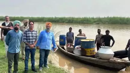 ਕਪੂਰਥਲਾ: ਆਬਕਾਰੀ ਵਿਭਾਗ ਨੇ ਪਿੰਡ ਖਿਜਰਪੁਰ ਮੰਡ ਖੇਤਰ ਤੋਂ 4 ਹਜ਼ਾਰ ਲੀਟਰ ਲਾਹਣ ਕੀਤੀ ਬਰਾਮਦ