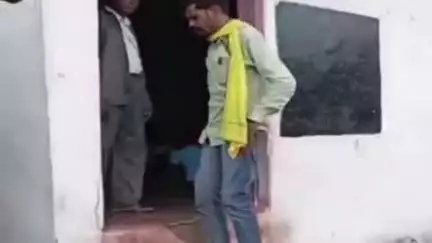 सिलवानी: चैनपुर प्राथमिक स्कूल की जर्जर छत बनी खतरा, बच्चों की सुरक्षा के लिए स्कूल किया गया शिफ्ट