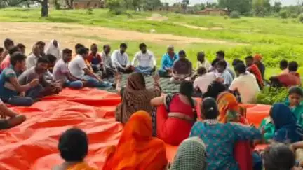 टंडवा: आम्रपाली परियोजना के फेज 3 में कोयला खनन का कार्य लेने वाली कंपनी के खिलाफ ग्रामीणों ने की बैठक, विरोध का निर्णय लिया