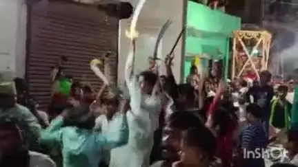 मनेर: काजी मोहल्ला और कटहरा मोहल्ला स्थित इमामबाड़ा पर ताजिया स्थापित किया गया