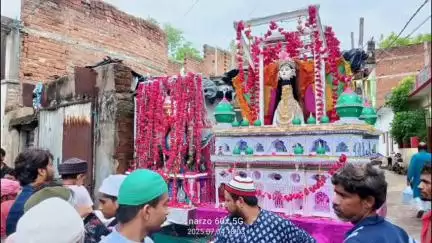 मोठ: गुरसरांय नगर में मुस्लिम समुदाय द्वारा निकाली गईं बुर्राते, पुलिस प्रशासन मौके पर रहा उपस्थित