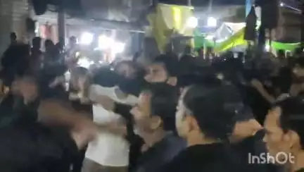 उरई: उरई में मोहर्रम की 8 तारीख को कड़ी सुरक्षा के बीच शिया समुदाय का मातमी जुलूस निकाला गया, भारी पुलिस बल तैनात रहा