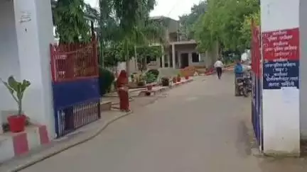 चंदौली: गद्दोचक की एक गर्भवती महिला को पति ने छोड़कर फरार हो गया, दहेज का आरोप लगाते हुए एसपी से मदद की गुहार